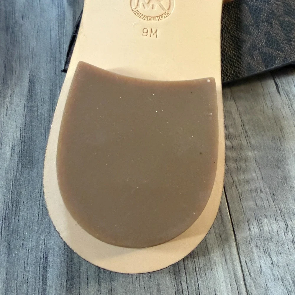NWOT Michael Kors Nelson Slip-On Toe Ring Slide Sandals Mini Logo Flats 9M Women